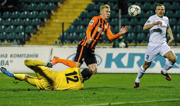 Виктор Коваленко забил первый гол в матче, фото фк шахтер