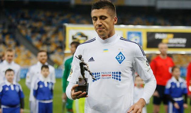 Евгений Хачериди с ценной индивидуальной наградой, fcdynamo.kiev.ua