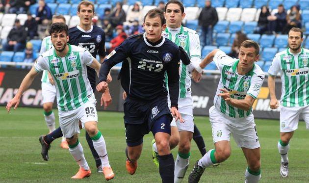 Александр Азацкий (в центре), chernomorets.odessa.ua