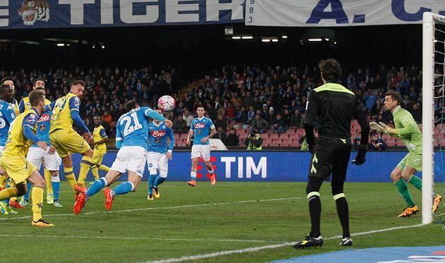 Влад Кирикеш вывел Наполи вперед, getty images