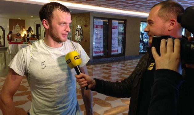 Алексей Довгий дает интервью, vorskla.com.ua