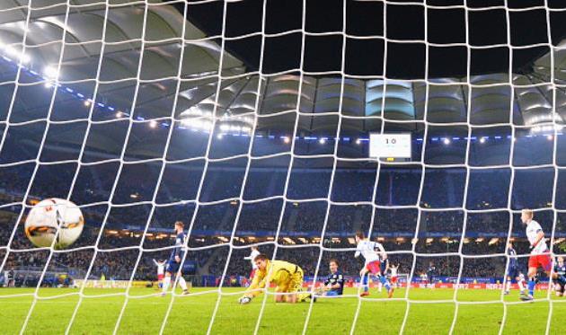 Николай Мюллер забивает в ворота Герты, Getty Images