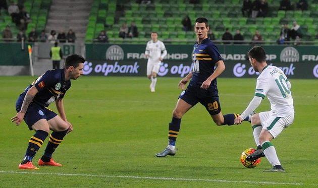 Вячеслав Чурко (№ 20) в матче против Ференцвароша, puskasakademia.hu