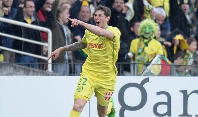 Дубль Эмилиано Салы принес Канарейкам три очка, lequipe.fr