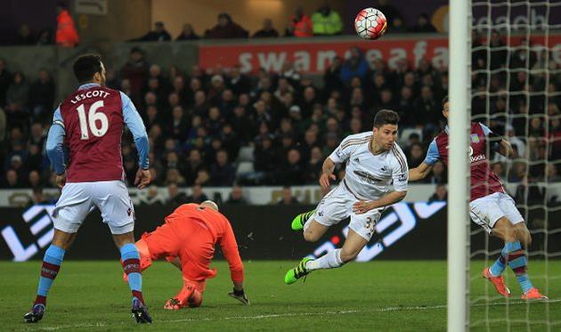 Федерико Фернандес отличился голом, Getty Images