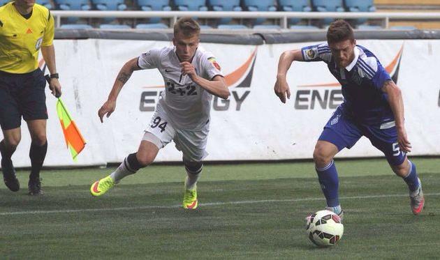 Олег Данченко (слева) в матче против Динамо, chernomorets.odessa.ua