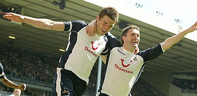 Майкл Каррик (слева)