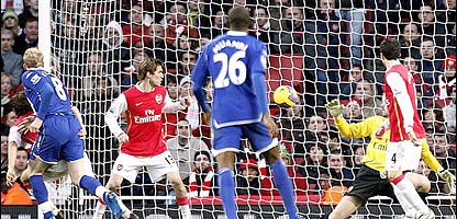 После подачи углового О'Коннор сравнивает счет, bbc.co.uk