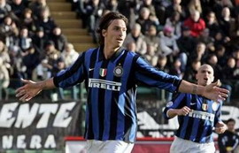 Златан празднует, Reuters 