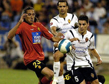 Хонас против игроков Сарагосы