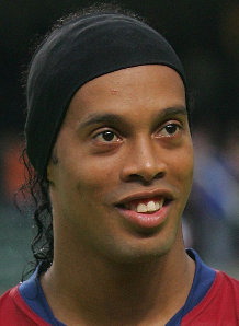 Роналдиньо, skysports.com