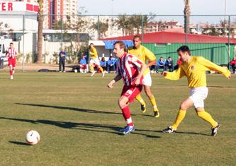Городов и Батиста (в желтой форме)