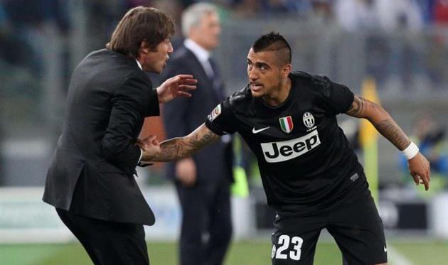 Конте и Видаль, forzaitalianfootball.com