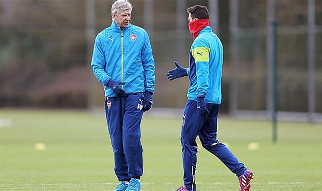 Арсен Венгер и Месут Езил, getty images