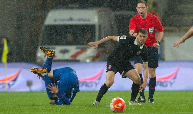 Игорь Чайковский в поединке против Днепра, Фото Станислава Ведмидя, Football.ua