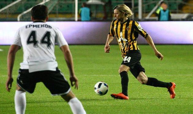 Анатолий Тимощук в игре с Шахтером из Караганды, fckairat.kz