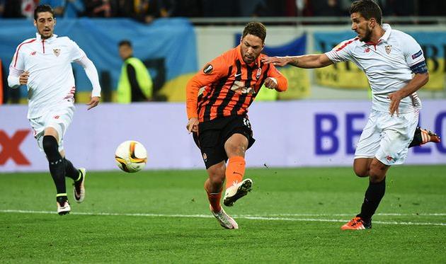 Марлос (по центру), shakhtar.com