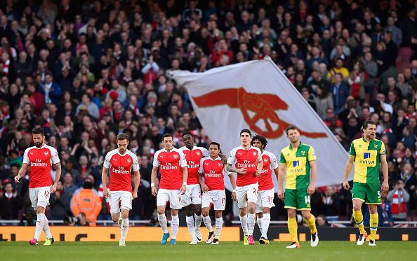 Игроки Канониров после гола Уэлбека, Getty Images