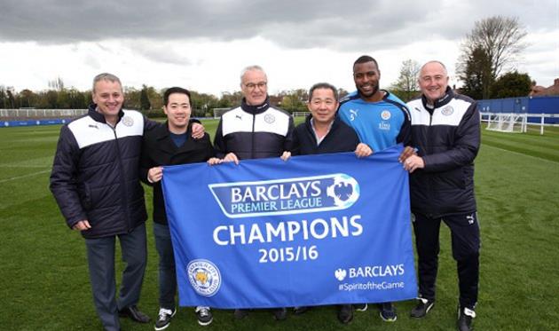 КЛАУДИО РАНЬЕРИ (В ЦЕНТРЕ), GETTY IMAGES