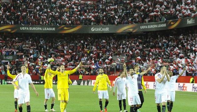 ИГРОКИ СЕВИЛЬИ РАДУЮТСЯ ВЫХОДУ В ФИНАЛ, ФК СЕВИЛЬЯ