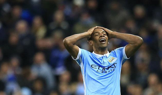 Фернандиньо, фото ФК Манчестер Сити