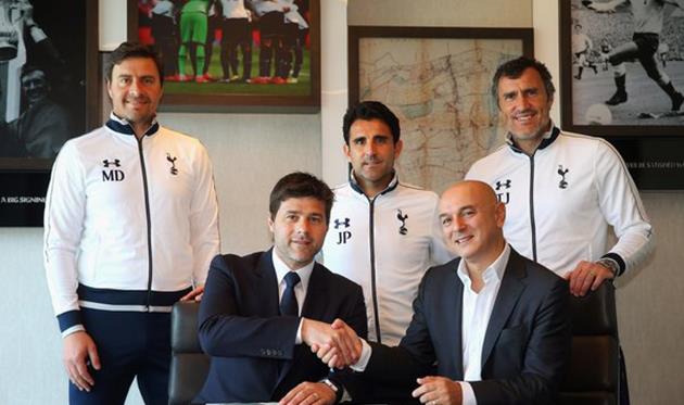 Маурисио Почеттино (второй слева), twitter.com/SpursOfficial