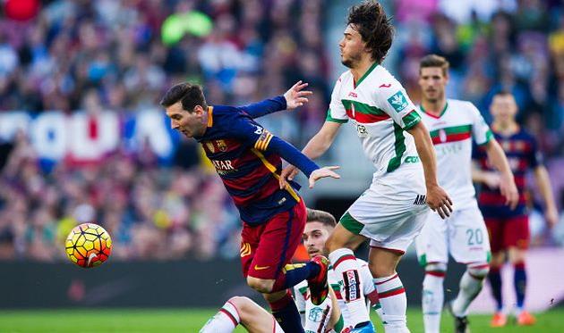 Лионель Месси прорывается к очередному титулу, Getty Images