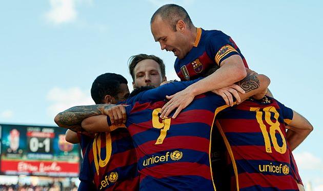 Андрес Инеста (наверху), Getty Images