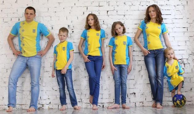 Футбольные поло с вышивкой — ко Дню вышиванки