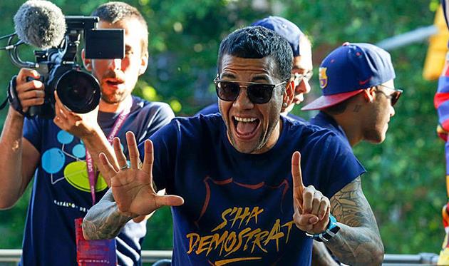 Дани Алвес, Marca