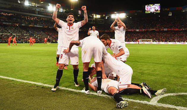 Радость игроков Севильи, Getty Images