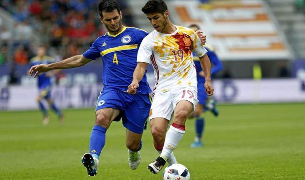 Марко Асенсио (справа), Marca