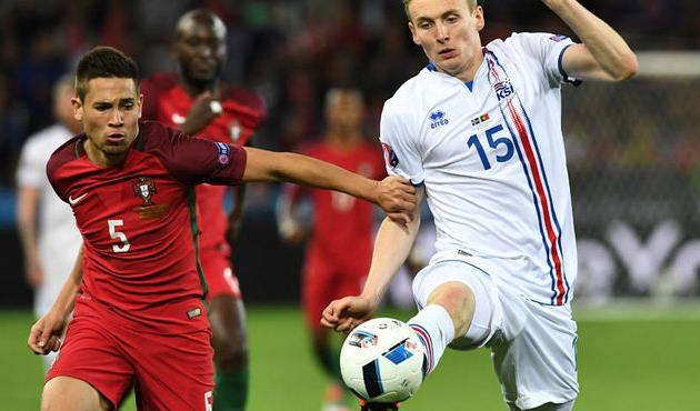 Рафаэль Геррейро (слева), bvb.de