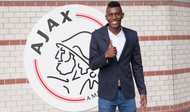 Матео Касьерра, ФК Аякс