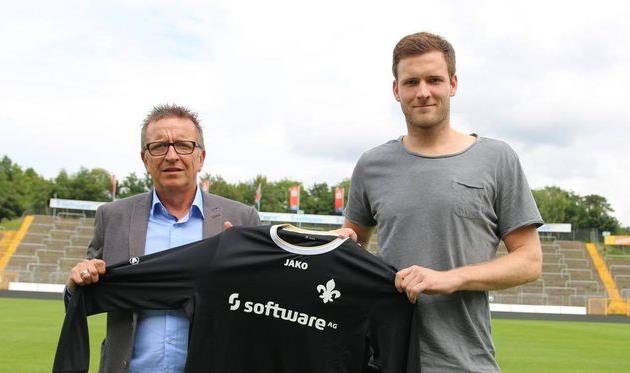 Михаэль Эссер (справа), sv98.de