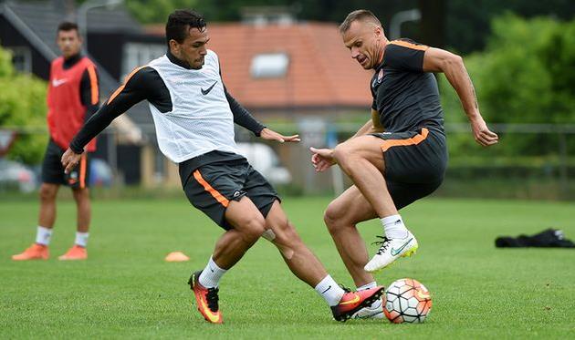 Веллингтон Нем и Вячеслав Шевчук (справа), shakhtar.com