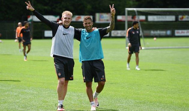 ВИКТОР КОВАЛЕНКО (СЛЕВА), ФК ШАХТЕР