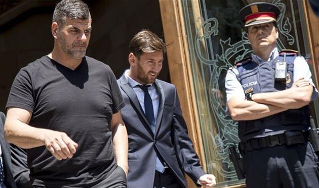 Лионель Месси (в центре), getty images