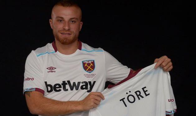 Гекхан Тере, Twitter.com