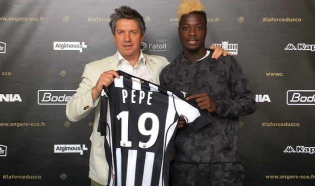 Николя Пепе (справа), angers-sco.fr