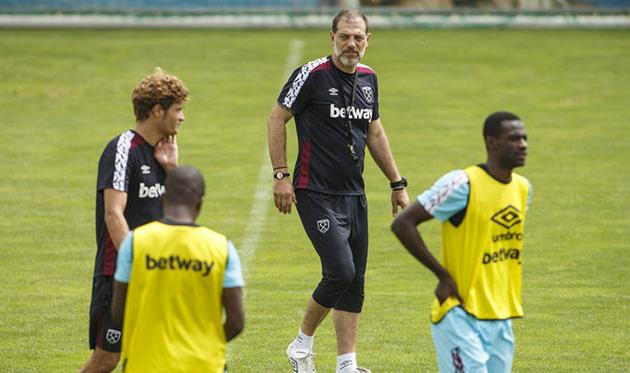 Славен Билич (второй справа), Sky sports