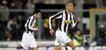 Давид снова на вершине списка бомбардиров, Reuters 