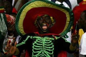 С такими суппотерами гвинейцам ничего не страшно, АР