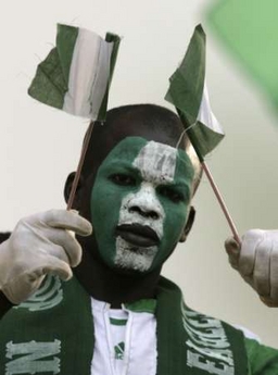 Фан сборной Нигерии может ликовать, Reuters