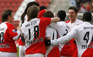 Есть второй гол в ворота Виллема!