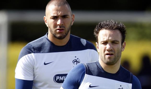 Карим Бензема и Матье Вальбуэна, telegraph.co.uk