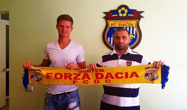 Дмитрий Юсов (слева), fcdacia.md