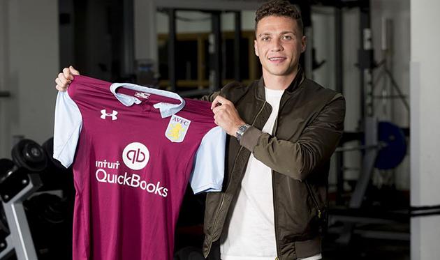 Джеймс Честер, фото фк астон вилла