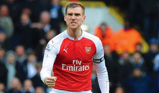 Пер Мертезакер, twitter.com/Arsenal
