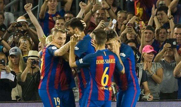 Радость игроков Барселоны, twitter.com/FCBarcelona